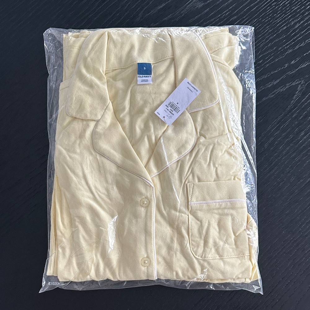 Old Navy Yellow Pajama Set